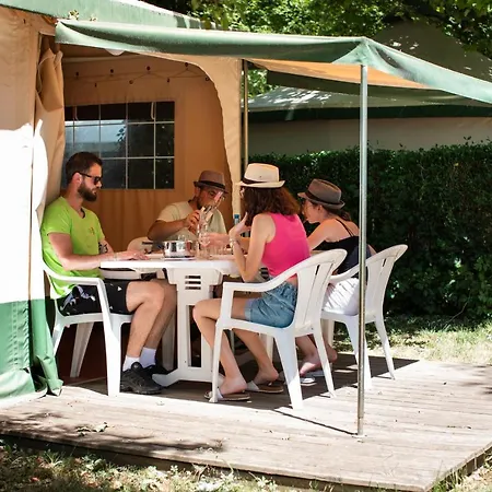 Le Pre Morjal Parque de Campismo